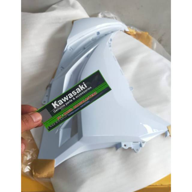 Fairing atas fering ninja 250 fi putih bagian kanan original Kawasaki