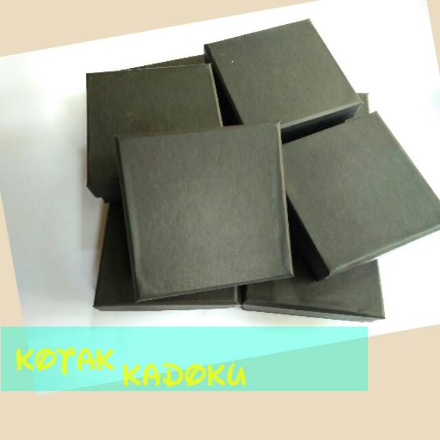 

Kotak kadok Uk 8x8x3/ giftbox Uk 8x8x3/ kotak kado murah/ kotak kado cantik/ giftbox murah