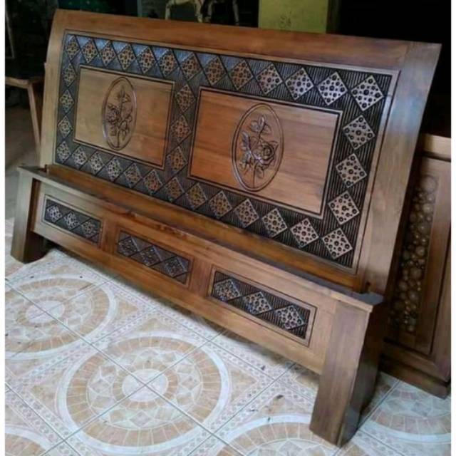 MILANA - Dipan Kayu Jati Ukiran Jepara - Ranjang Kayu Jati Ukiran Jepara - INDOJAVAMEUBLE