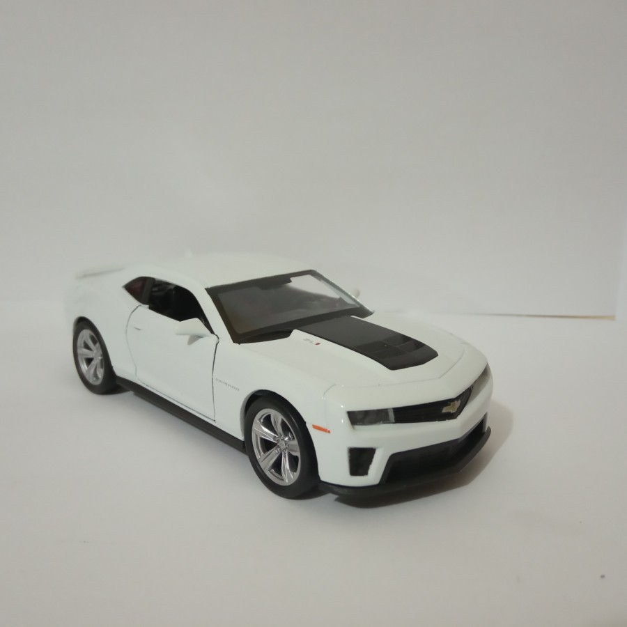 Diecast Mobil Chevrolet Camaro ZL1 Welly scala 1:36 bahan besi