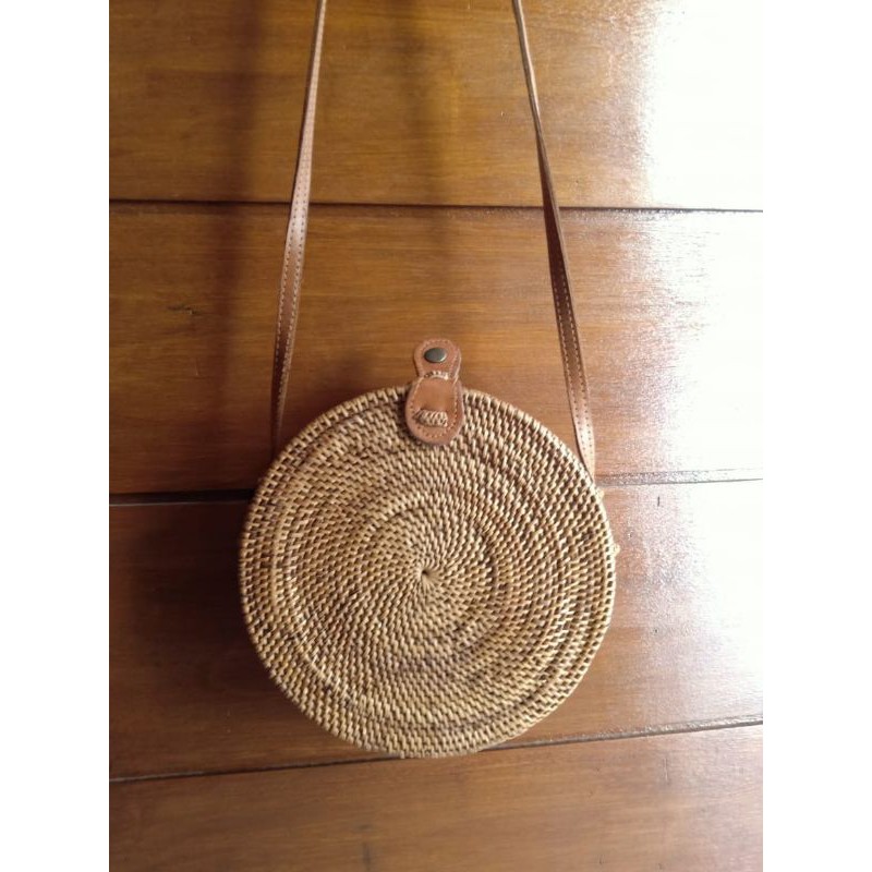 TAS ROTAN ANYAMAN BALI