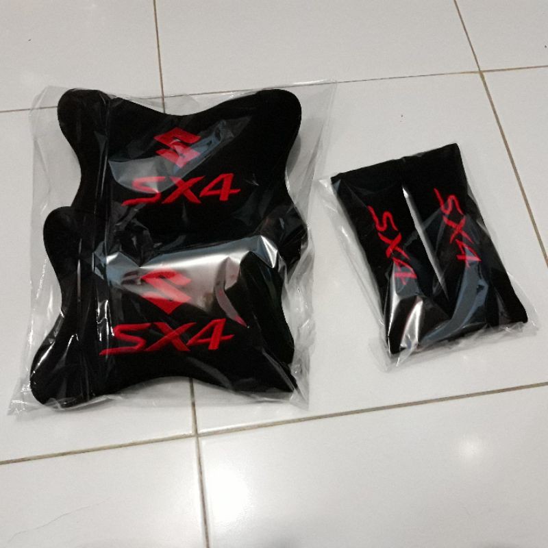 Bantal aksesoris interior mobil Suzuki SX4