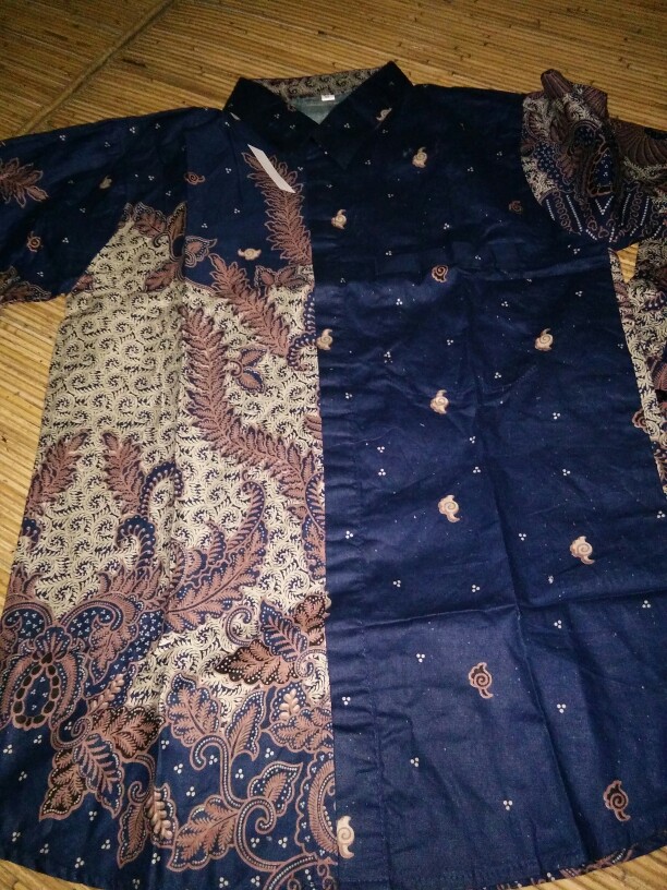 Kemeja Batik Slimfit Pria Baju Kantor Lengan Panjang
