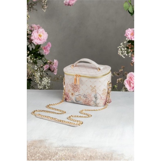 SUPER SALE ‼️ ‼️ HEYLOCAL AMOUR VANITY BAG VANILLA