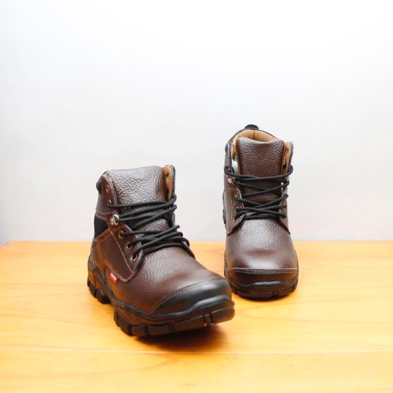 Sepatu boot safety kerja bahan kulit sapi asli type jeruk