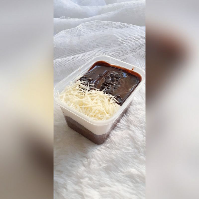 

DESSERT BOX KEKINIAN DESSERT BOX MURAH 300ml