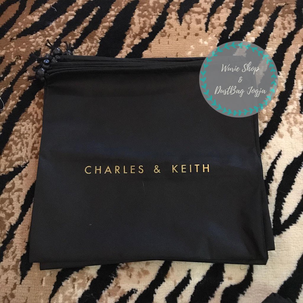 CHARLES &amp; KEITH DustBag Pengganti Sarung Tas Pelindung Debu Serut Dust Bag DB Branded