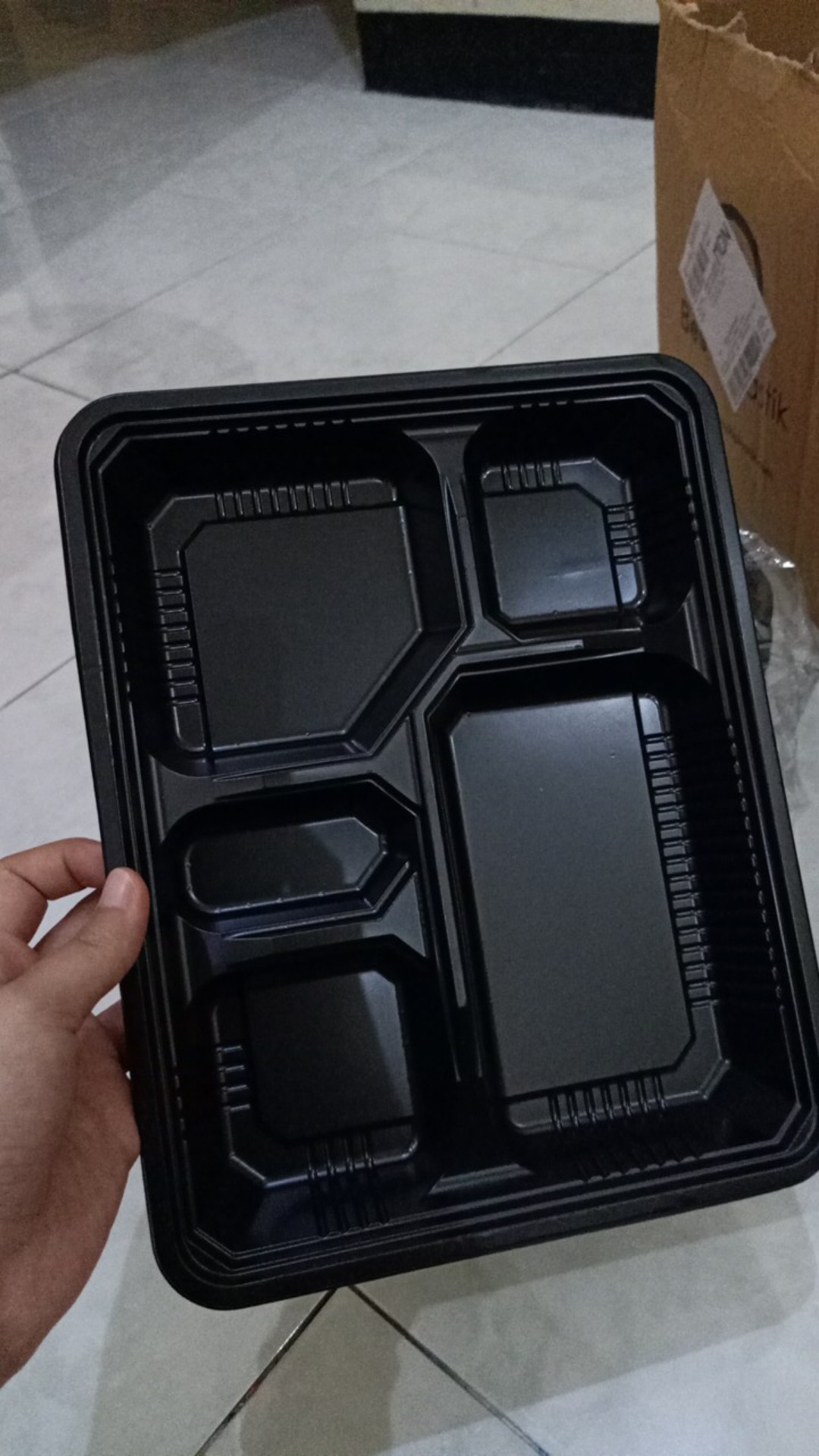 Mika Bento Sekat 5 / Box Bento Sekat 5 / Mika Bento Besar / Box Bento Besar / Bento Lubang 5