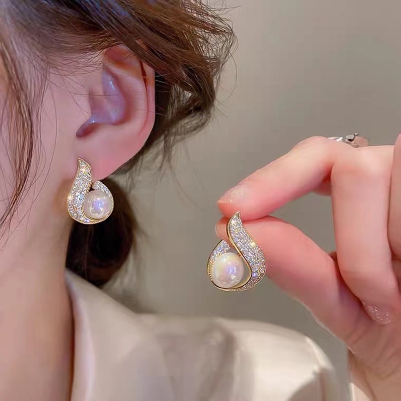 Anting Tusuk Gantung Temperament Hias Mutiaraberlian Gaya Retromewah Untuk Wanita