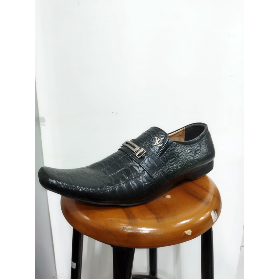 Louis Vuitton / sepatu pantofel kulit / sepatu pantofel / sepatu pantofel pria