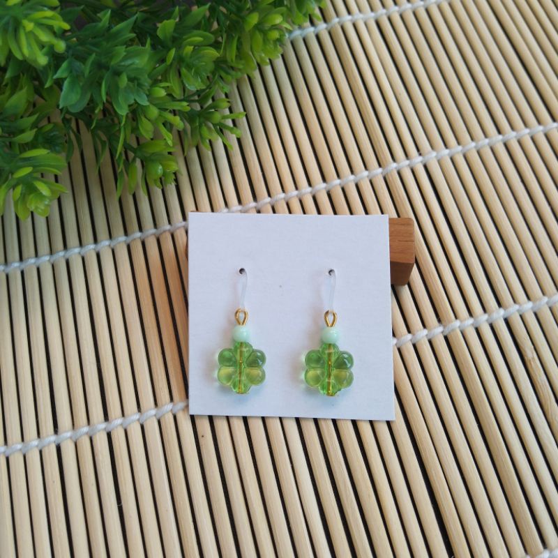 HANDMADE ANTING ANAK/DEWASA KAITAN PLASTIK MOTIF SAKURA BENING(GOLD)