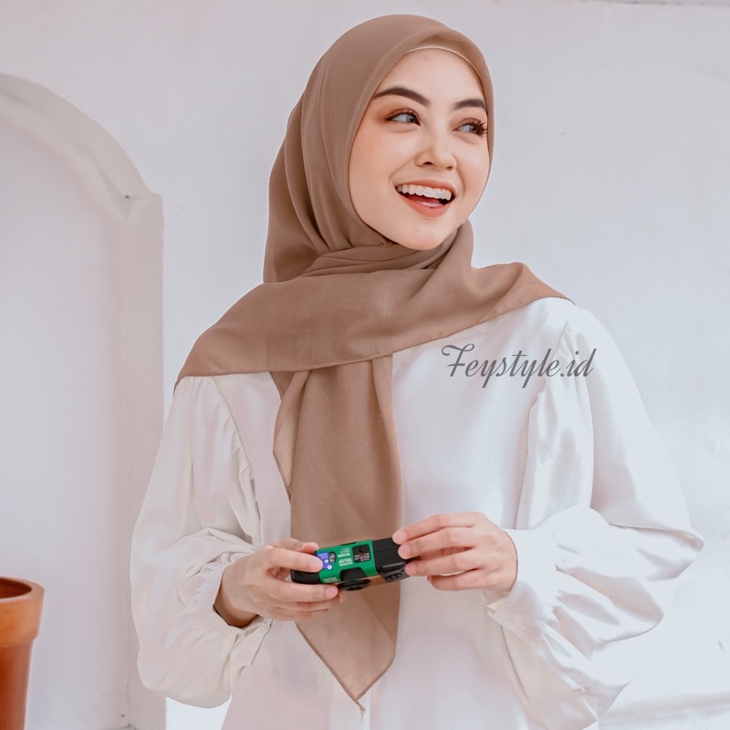 HIJAB BELLA SQUARE / HIJAB POLYCATTON-TRUFFLE