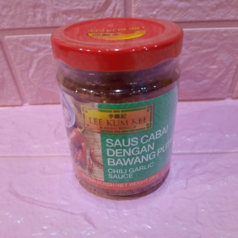 

Lee Kum Kee Chili Garlic Sauce Saus Cabai Dengan Bawang Putih 226 Gr