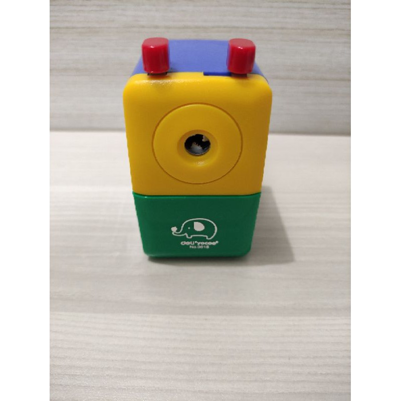 

Pensil sharpener deli 0616