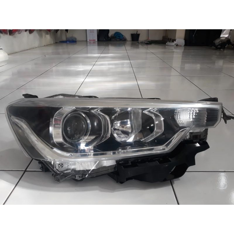 Lampu Depan Suzuki ERTIGA