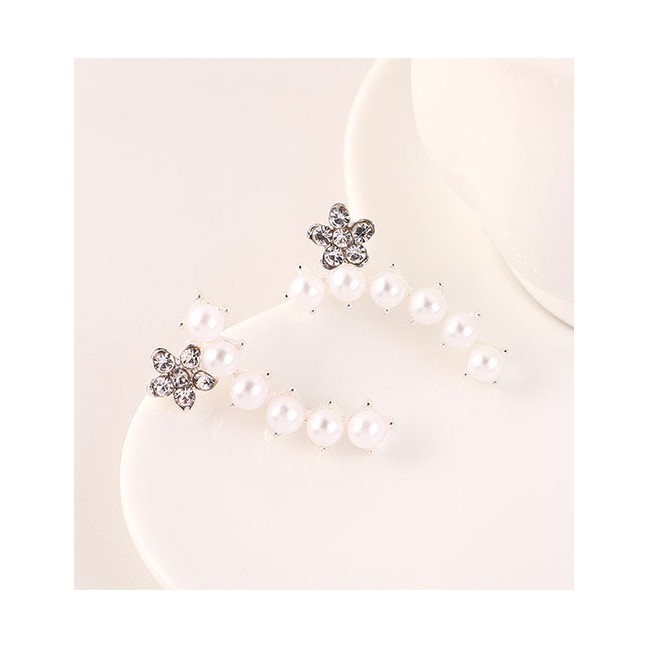 LRC Anting Tusuk Fashion Platinum Flower Stud Earrings With Diamonds Y63201