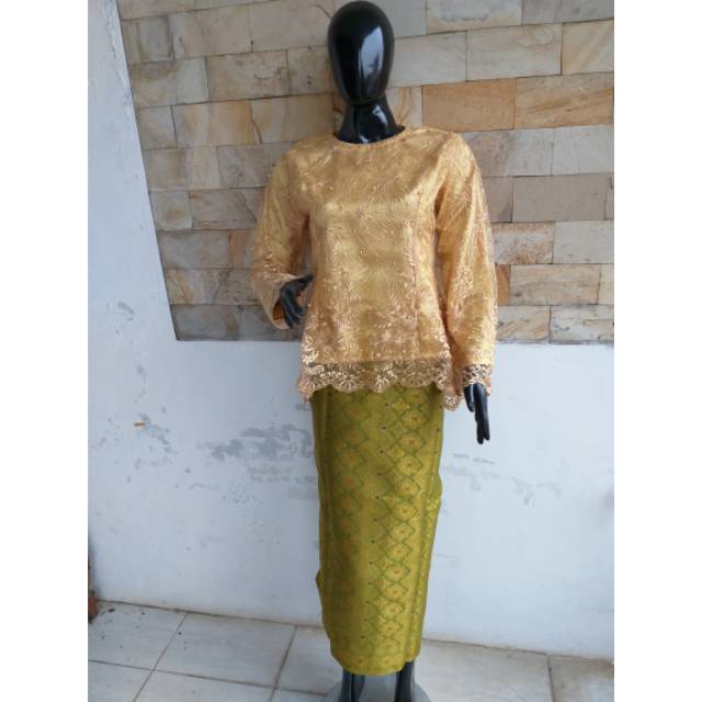 Set kebaya gold tulle mutiara pinquin