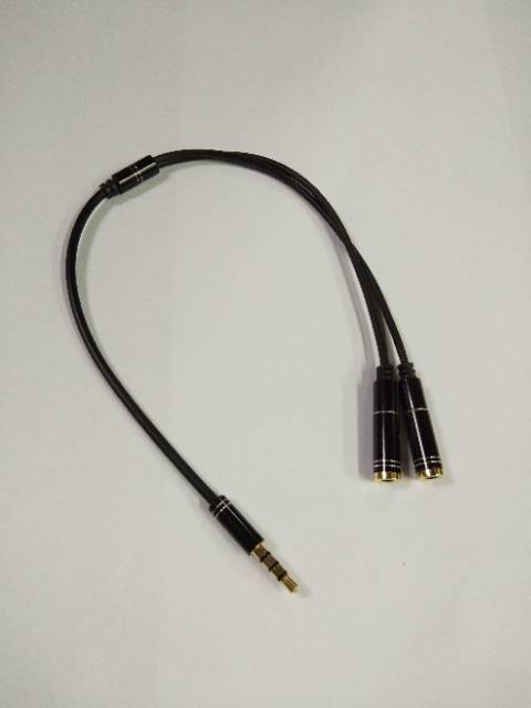 Howell Kabel Aux Audio &amp; Mic Splitter 3,5mm Male to 2Female