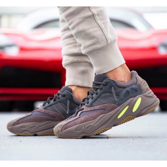 mauve 700 yeezy