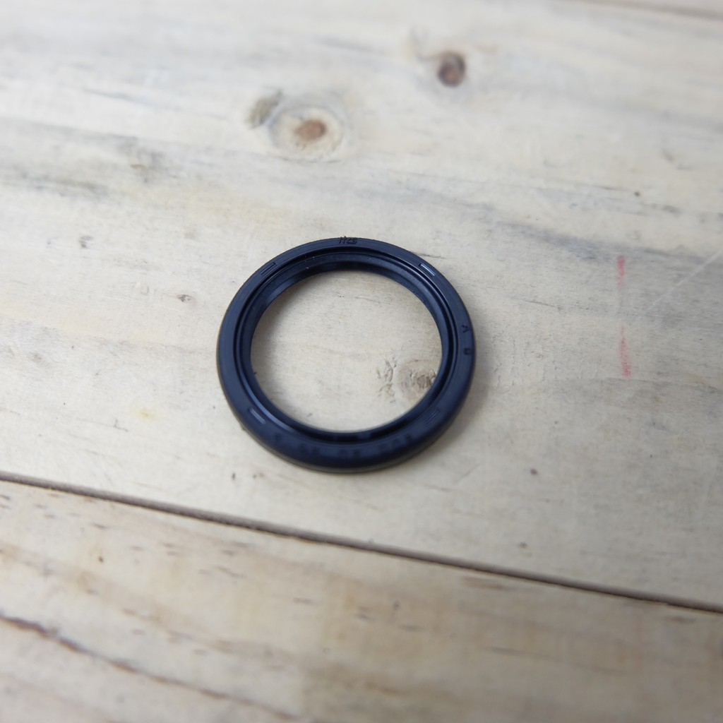 Kawasaki Oil Seal Unitrack 92049-0135