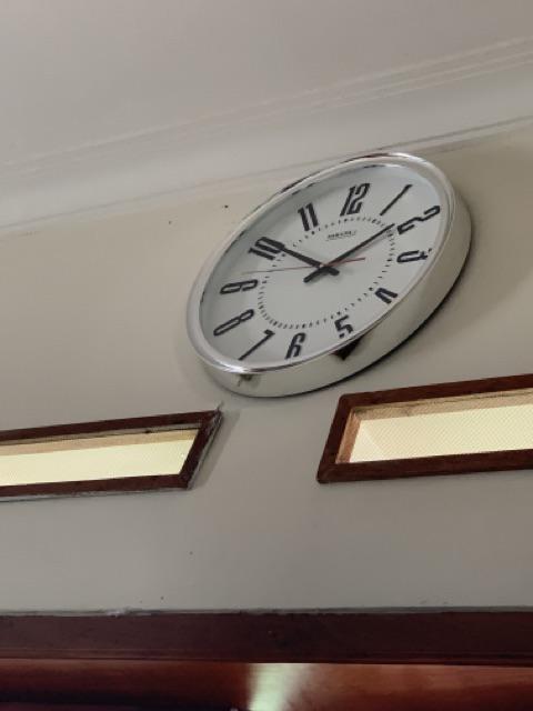 Jam Dinding Sakana 012c-3 With Quartz Movement Diameter 40cm Bagus