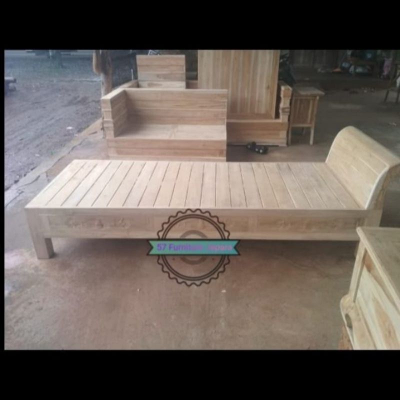 Bale bale jati mentahan - Kursi hias panjang ukir sederhana