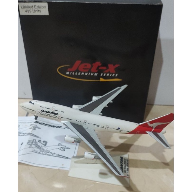 miniatur pesawat 747-Qantas