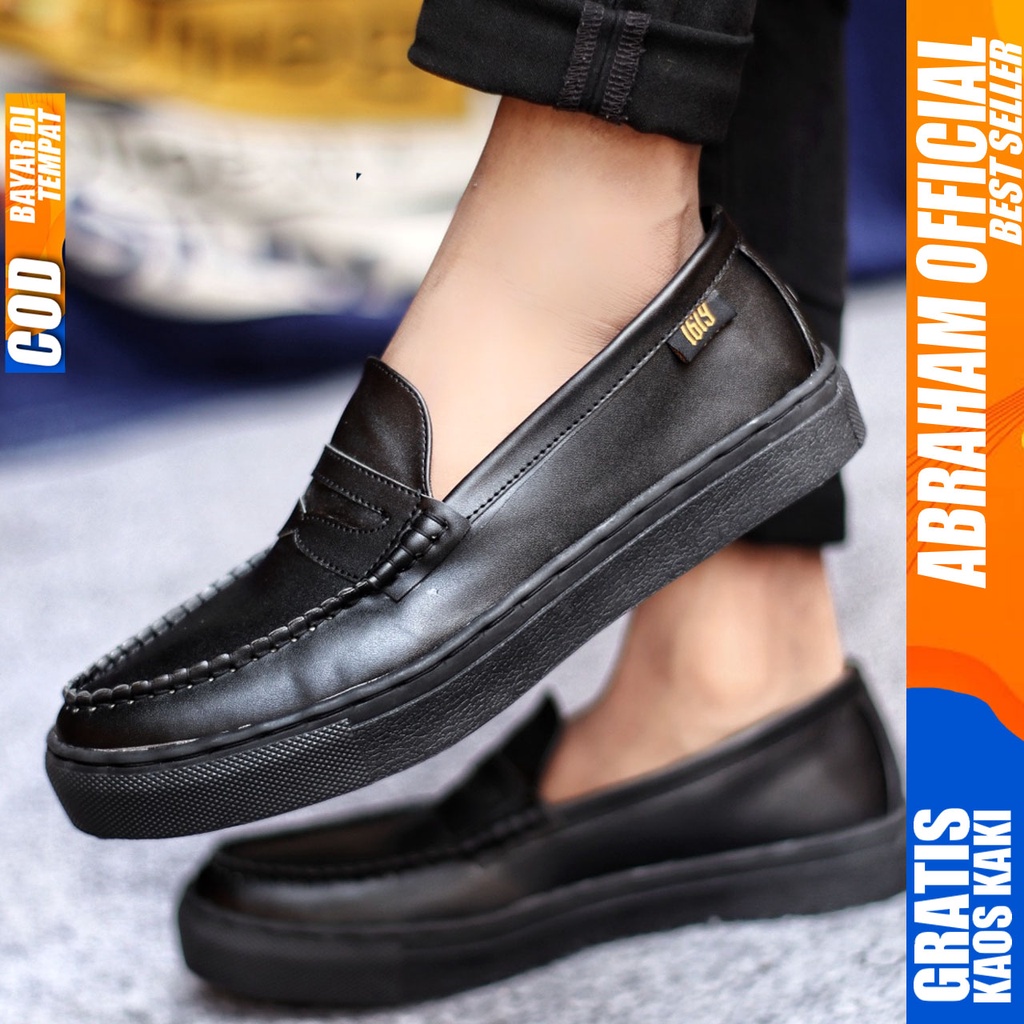 Sepatu Casual Pria Kasual Slip On Formal Kulit Pu Kerja Kantor Hitam TRAVIS ABRAHAM