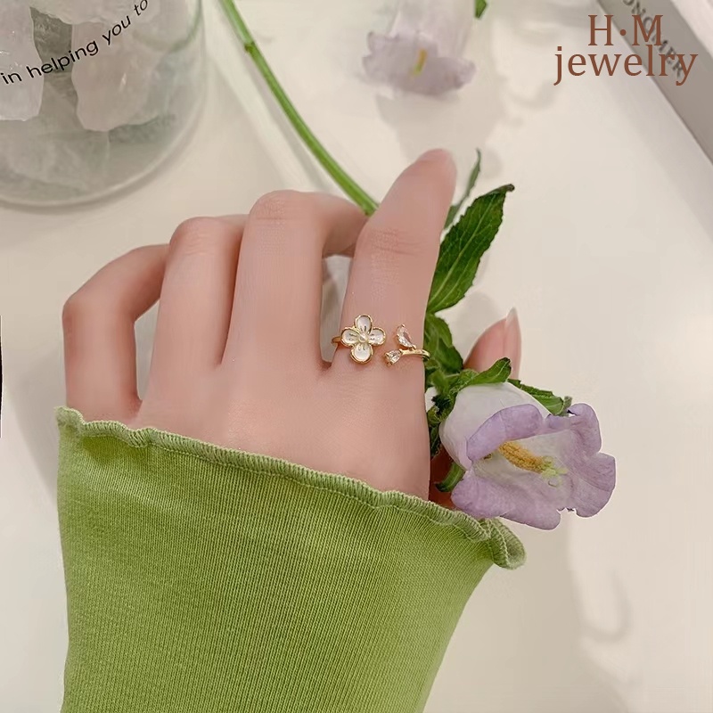 Cincin Model Terbuka Desain Bunga Mutiara Putih Bahan S925 Silver Aksen Berlian Imitasi