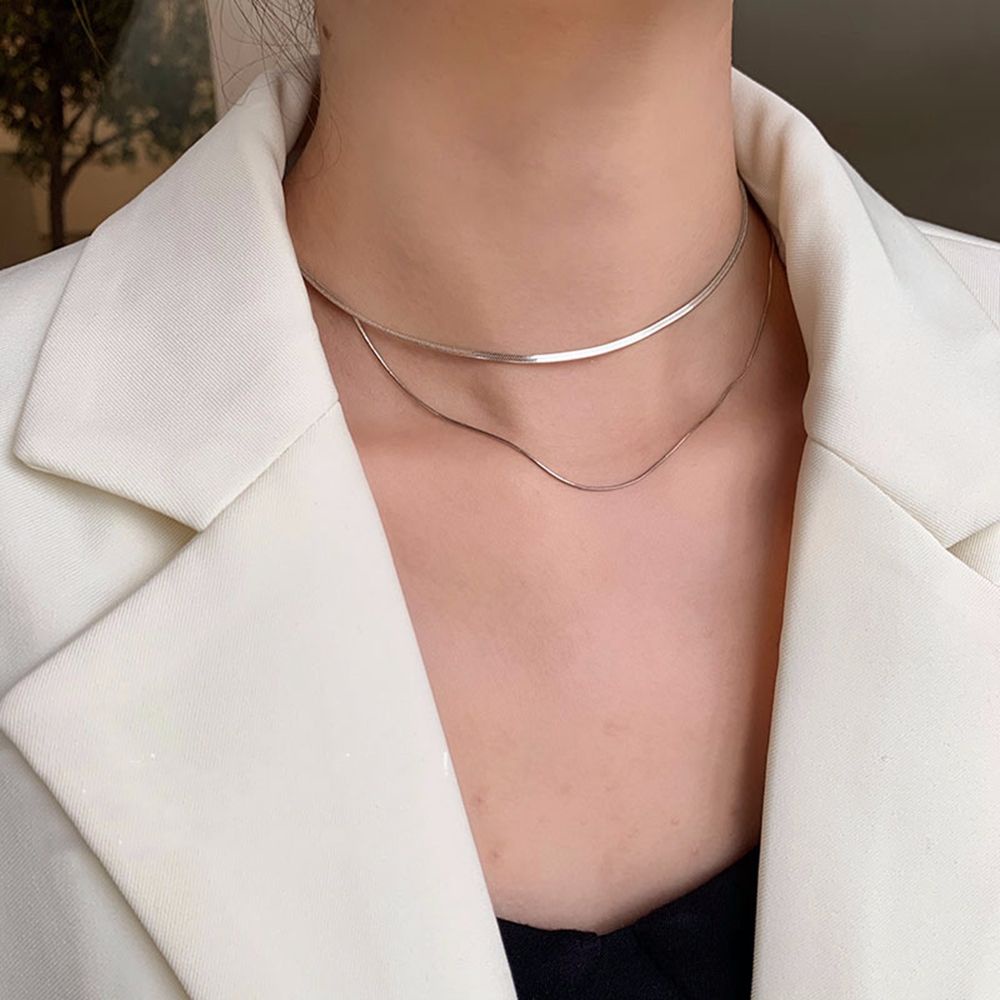 Kalung Rantai Klavikula Model Tulang Ular Geometris Lapisan Ganda Bahan Alloy Gaya Retro Korea Untuk Wanita