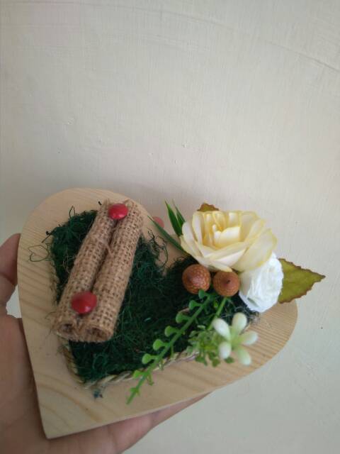 BA04 Ring barrier tempat cincin mahar rustic tatakan love heart kayu