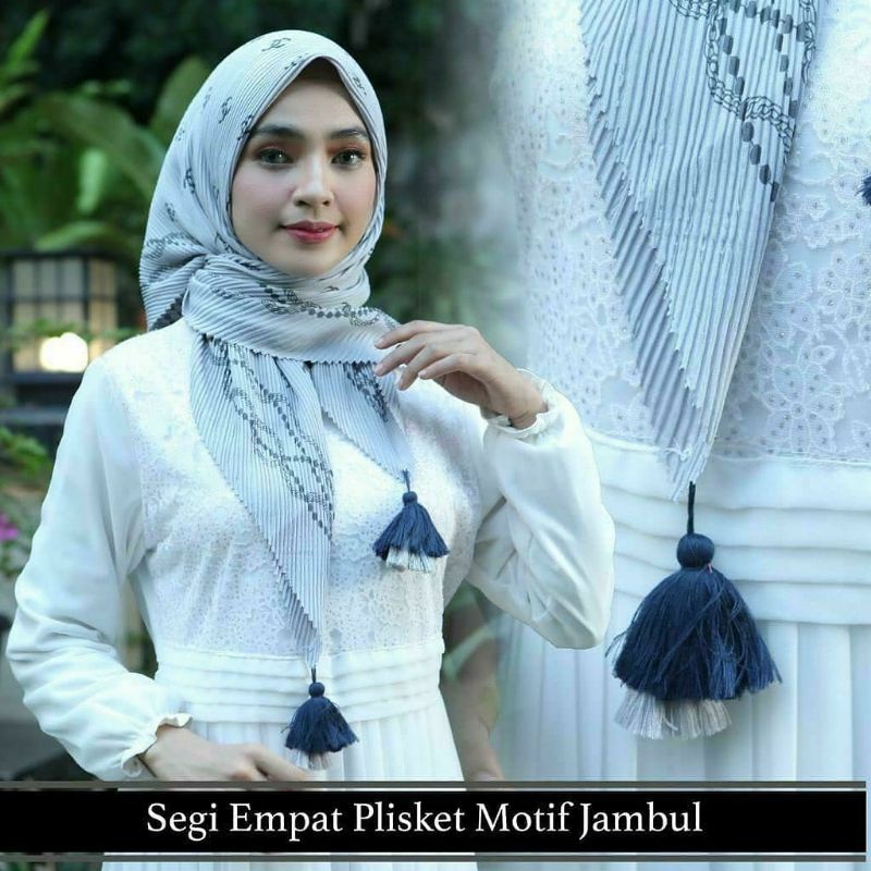 HIJAB SEGI EMPAT PLISKET MOTIF CHANEL TASEL S4 MOTIF PLISKET JAMBUL  110 x 110
