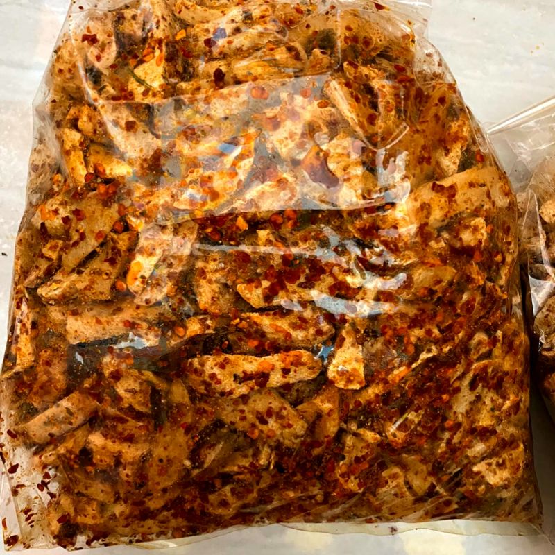 

Basreng Pedas Daun Jeruk Terenak / 100gr Basreng Renyah Kualitas Premium