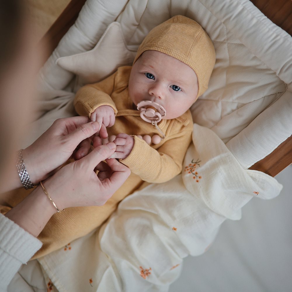 Mushie Ribbed Baby Bonnet | Topi Bayi Newborn