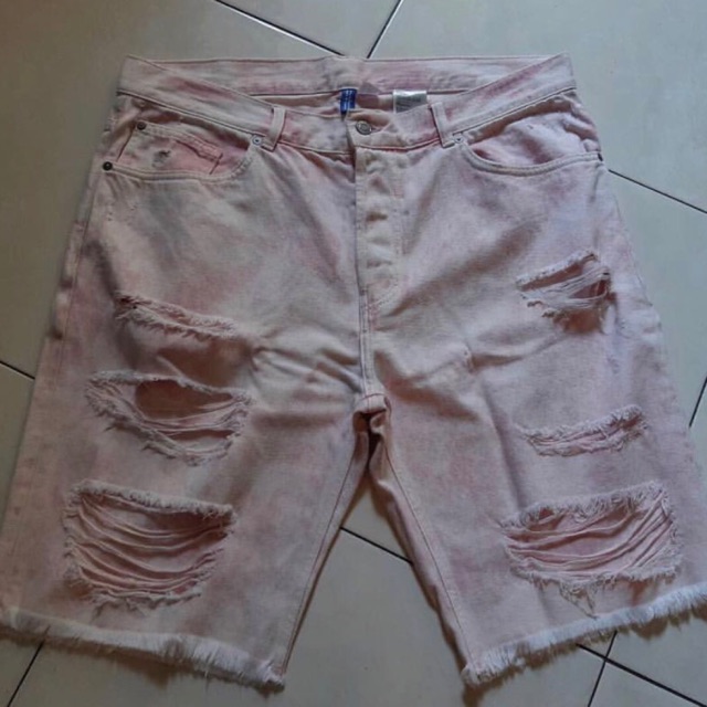 Celana Pendek Cowok H&M Pink Ripped Jeans