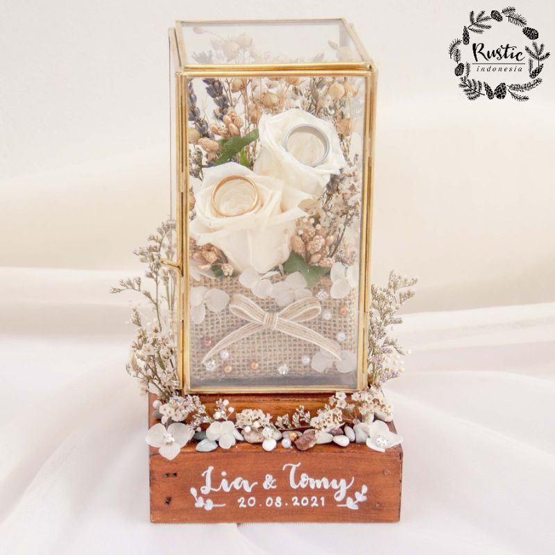 Tempat cincin seri Madeline ukuran kotak kaca 7.5x7.5x 14cm