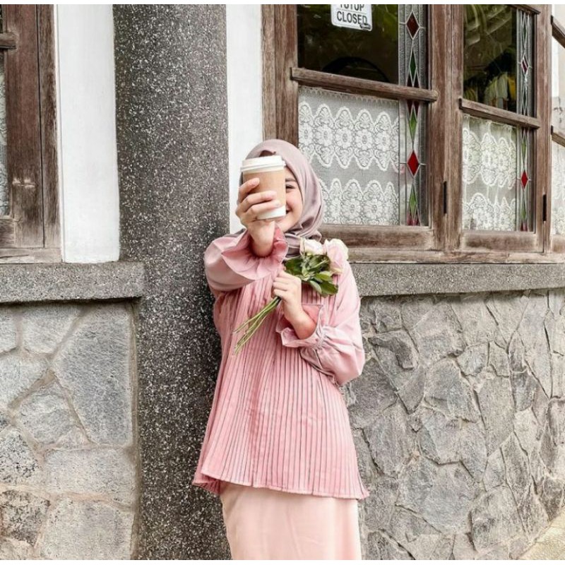 Pleats Blouse Vanilla hijab