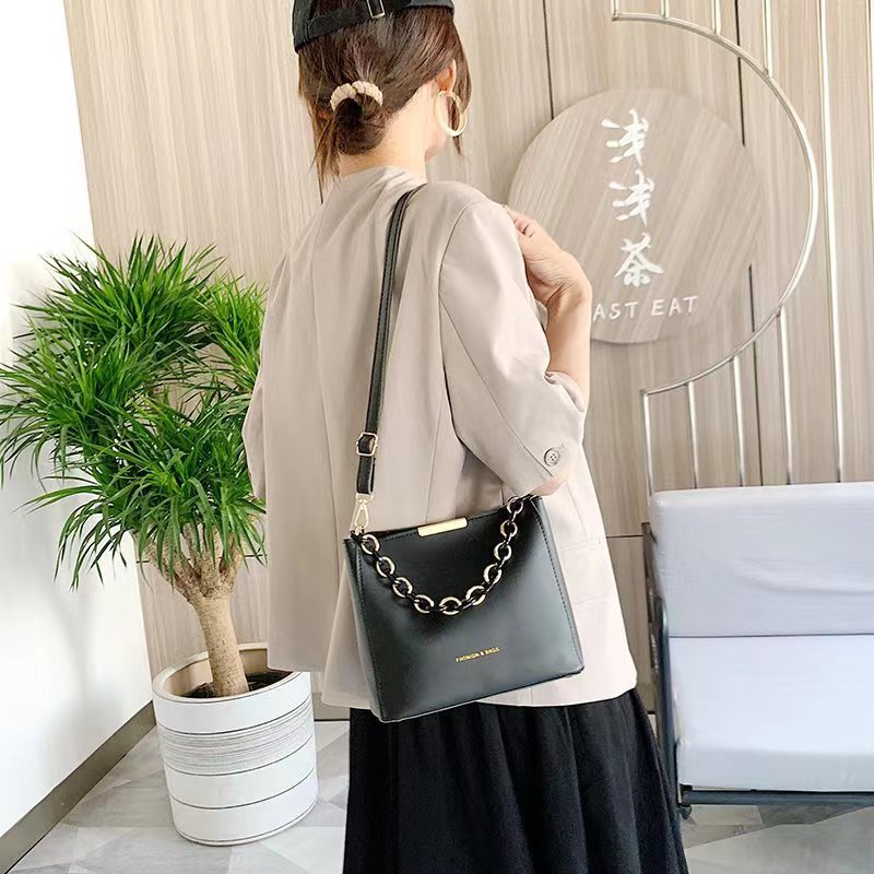 Slingbag Wanita Casual Fashion New Trendy Korean Import - Selempang Wanita Casual