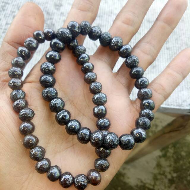 Gelang munta besi