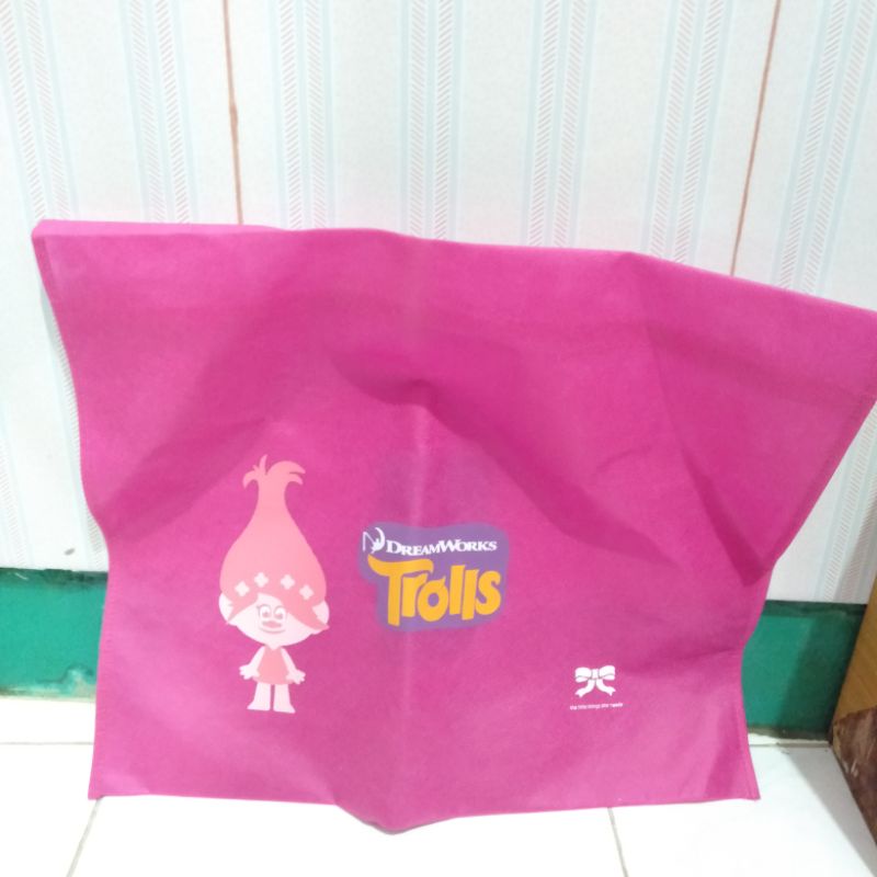 

Kantong The Little Things She Needs Edisi Trolls