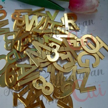 PO A-O t.3cm t.5cm huruf akrilik gold/angka akrilik gold/abjad akrilik gold/nama akrilik gold