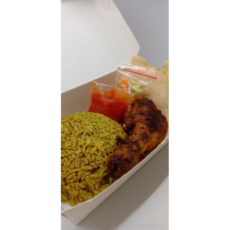 

Nasi Kebuli Ayam panggang/goreng