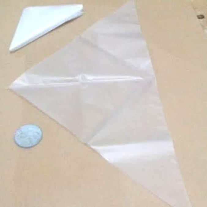 

Big Sale Pipping Bag Sedang Tebal Plastik 30 * 20 * 20 cm Bening 25 lembar Cuci Gudang Awal Tahun