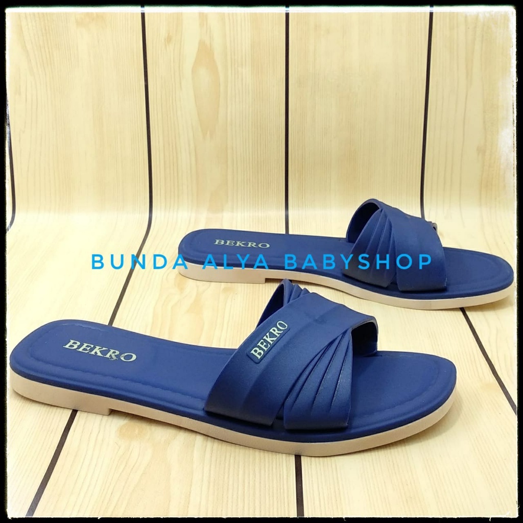 Sandal Flat Wanita Casual Sendal Jelly Slip Polos - Sandal Wanita Slop Polos Warna Navy Ukuran 37 Sampai 40 - Sandal Dewasa Flip Flop Anti Slip - Sandal Casual