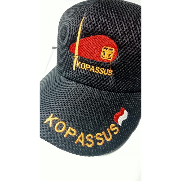 TOPI KOPASSUS