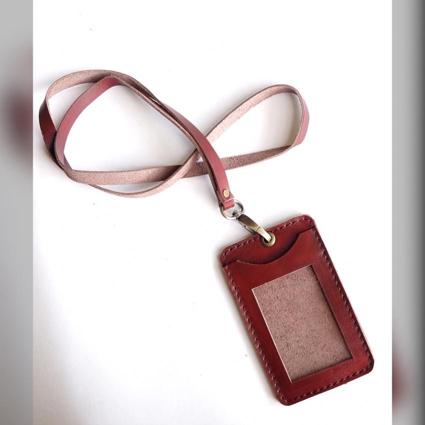 

ID CARD HOLDER KULIT ASLI MERAH BATA|GANTUNGAN ID CARD|TALI ID CARD IC 01