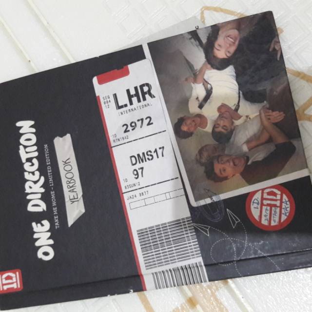 Preloved VCD DVD One Direction Yearbook