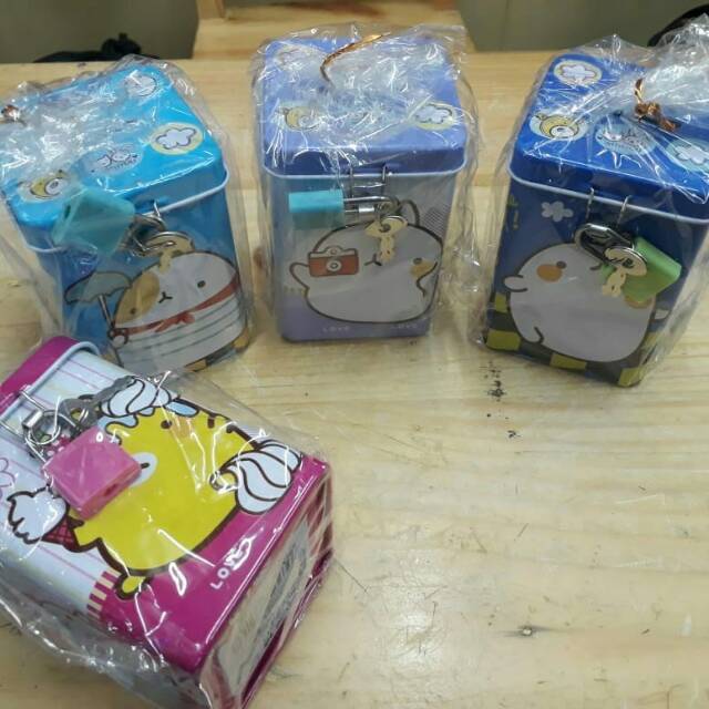 Celengan Kaleng Kotak