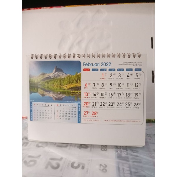 

kalender meja pemandangan 2022
