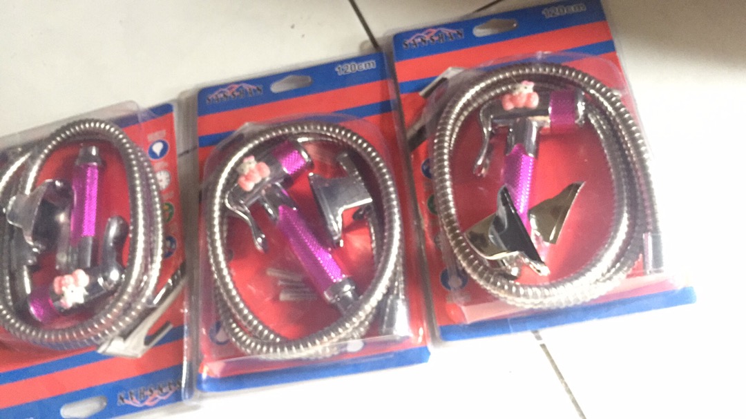 Shower Toilet + Selang Flexibel 120 Cm @ 60.000 (grosir Min 3pc @ 50.000)
